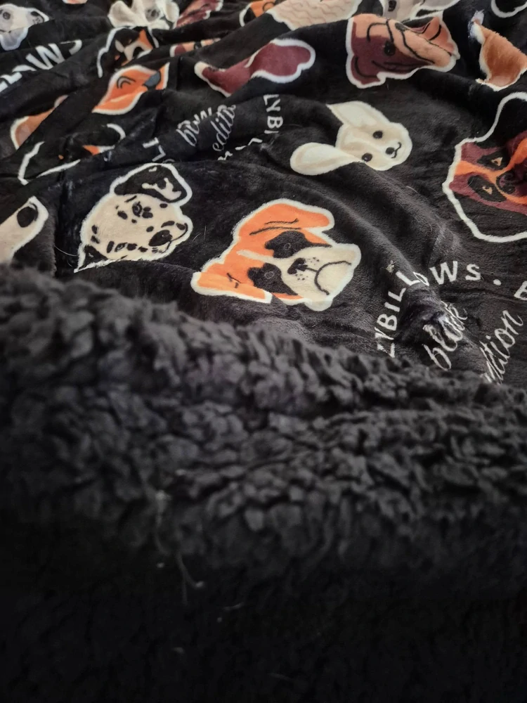 BullyBillows - Luxusní deka pro psy i lidi